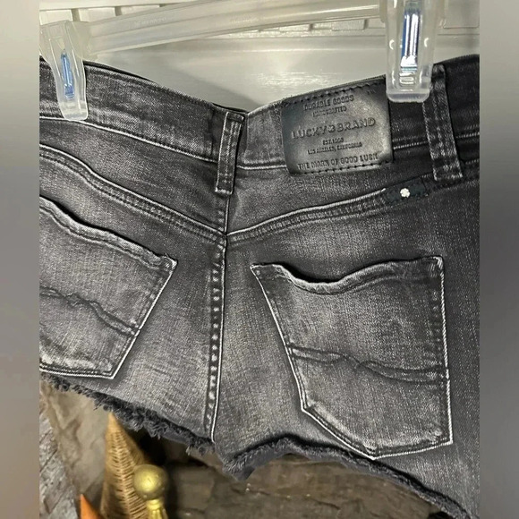 Lucky Brand size 6 the High Rise Shortie black denim short shorts - Picture 2 of 4